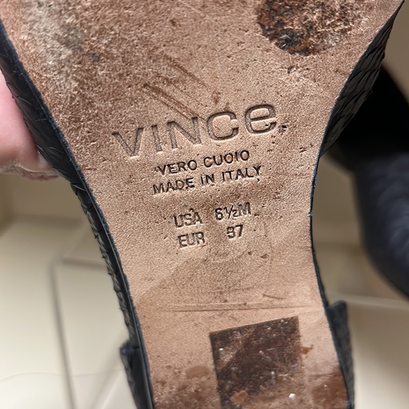 Vince D’Orsay navy snake skin flats. 37 6.5 - Picture 7 of 7